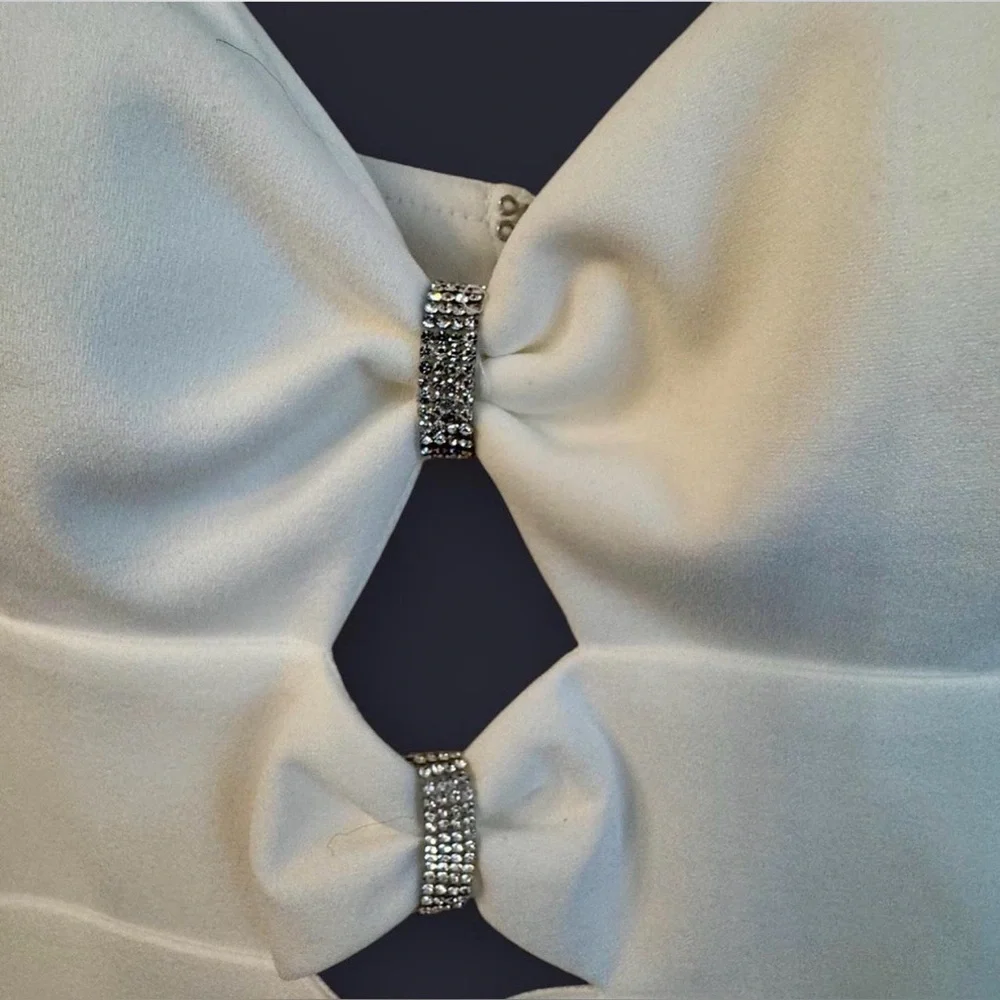 NWT Elegant White Strappy Dress - Picture 4 of 9